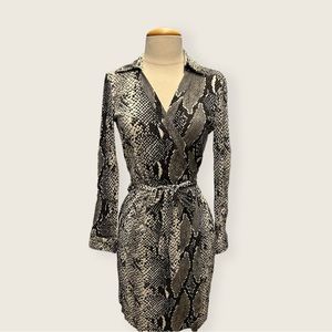 [SOLD] Diane Von Furstenberg Silk Wrap Dress